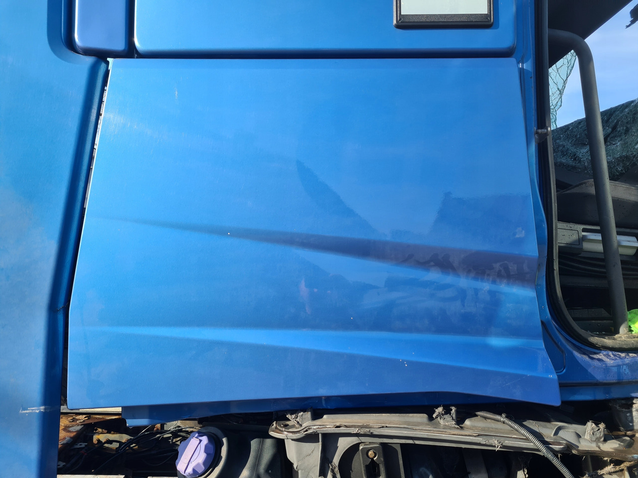 RENAULT KLAPA SCHOWKA DRZWICZKI LEWE RENAULT GAMA T HIGH - Kaporta ve Dış Aksam - Kamyon: fotoğraf 1 RENAULT KLAPA SCHOWKA DRZWICZKI LEWE RENAULT GAMA T HIGH - Kaporta ve Dış Aksam - Kamyon: fotoğraf 1