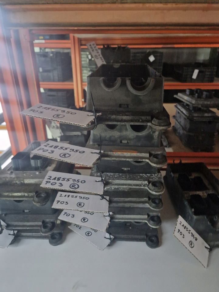 RENAULT STEROWNIK CCIOM RENAULT GAMA T C K RANGE 22881418 P02 - Elektrik sistemi - Kamyon: fotoğraf 1 RENAULT STEROWNIK CCIOM RENAULT GAMA T C K RANGE 22881418 P02 - Elektrik sistemi - Kamyon: fotoğraf 1