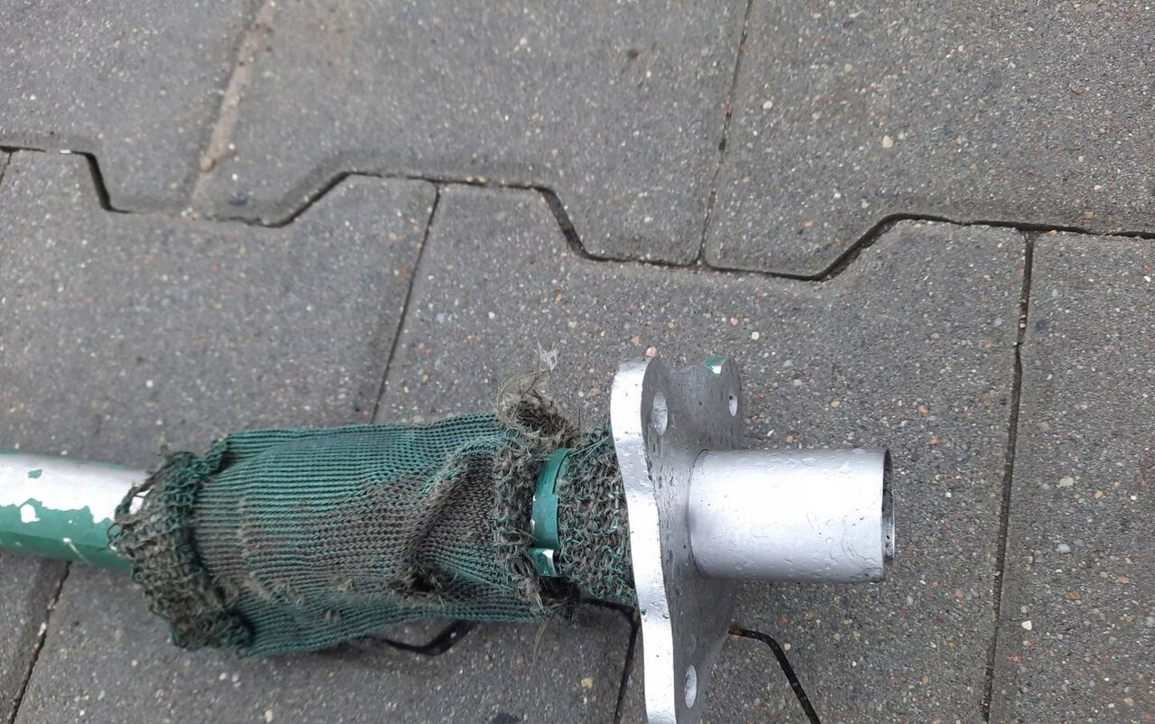 Renault GAMA T DTI 13 VOLVO FH 4 - Egzoz borusu - Kamyon: fotoğraf 1 Renault GAMA T DTI 13 VOLVO FH 4 - Egzoz borusu - Kamyon: fotoğraf 1