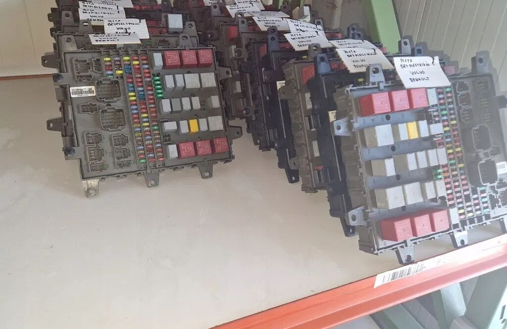 Renault OE Renault RENAULT MIDLUM DXI VOLVO FL FE KERAX truck - Sigorta - Kamyon: fotoğraf 1 Renault OE Renault RENAULT MIDLUM DXI VOLVO FL FE KERAX truck - Sigorta - Kamyon: fotoğraf 1