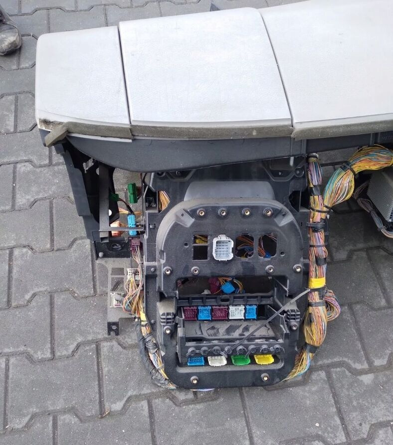 Renault PRZEKŁADKA ANGLIKA LANDER KERAX MIDLUM - Gösterge panosu - Kamyon: fotoğraf 2 Renault PRZEKŁADKA ANGLIKA LANDER KERAX MIDLUM - Gösterge panosu - Kamyon: fotoğraf 2