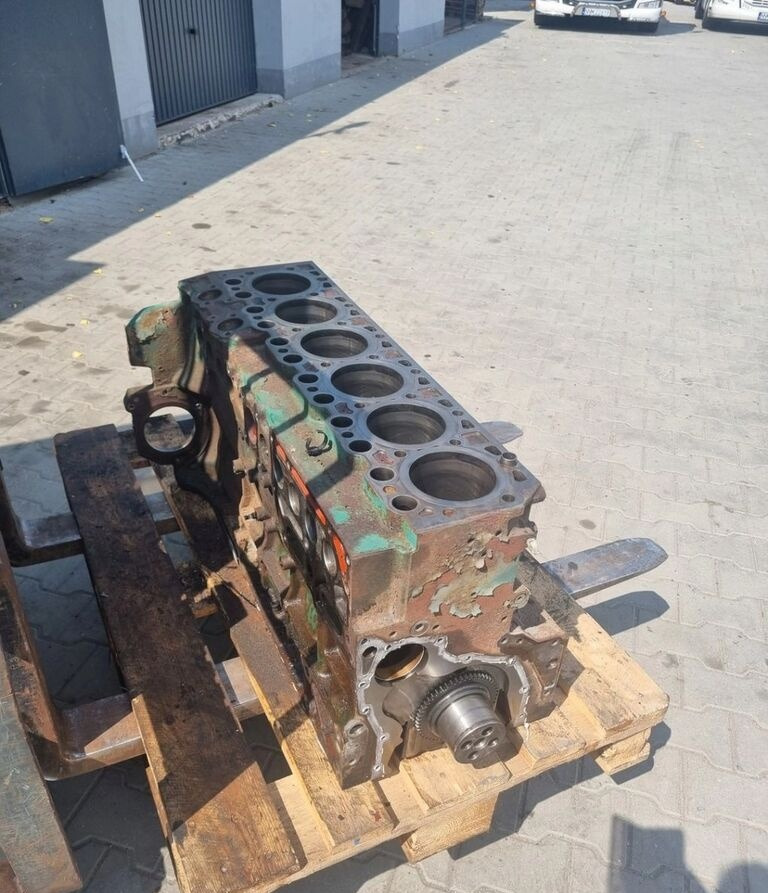 Renault WAŁ KORBOWY VOLVO FL FE PREMIUM MIDLUM DXI 7 D7E Deutz Renault , Volvo FE FL - Silindirler bloku - Kamyon: fotoğraf 3 Renault WAŁ KORBOWY VOLVO FL FE PREMIUM MIDLUM DXI 7 D7E Deutz Renault , Volvo FE FL - Silindirler bloku - Kamyon: fotoğraf 3