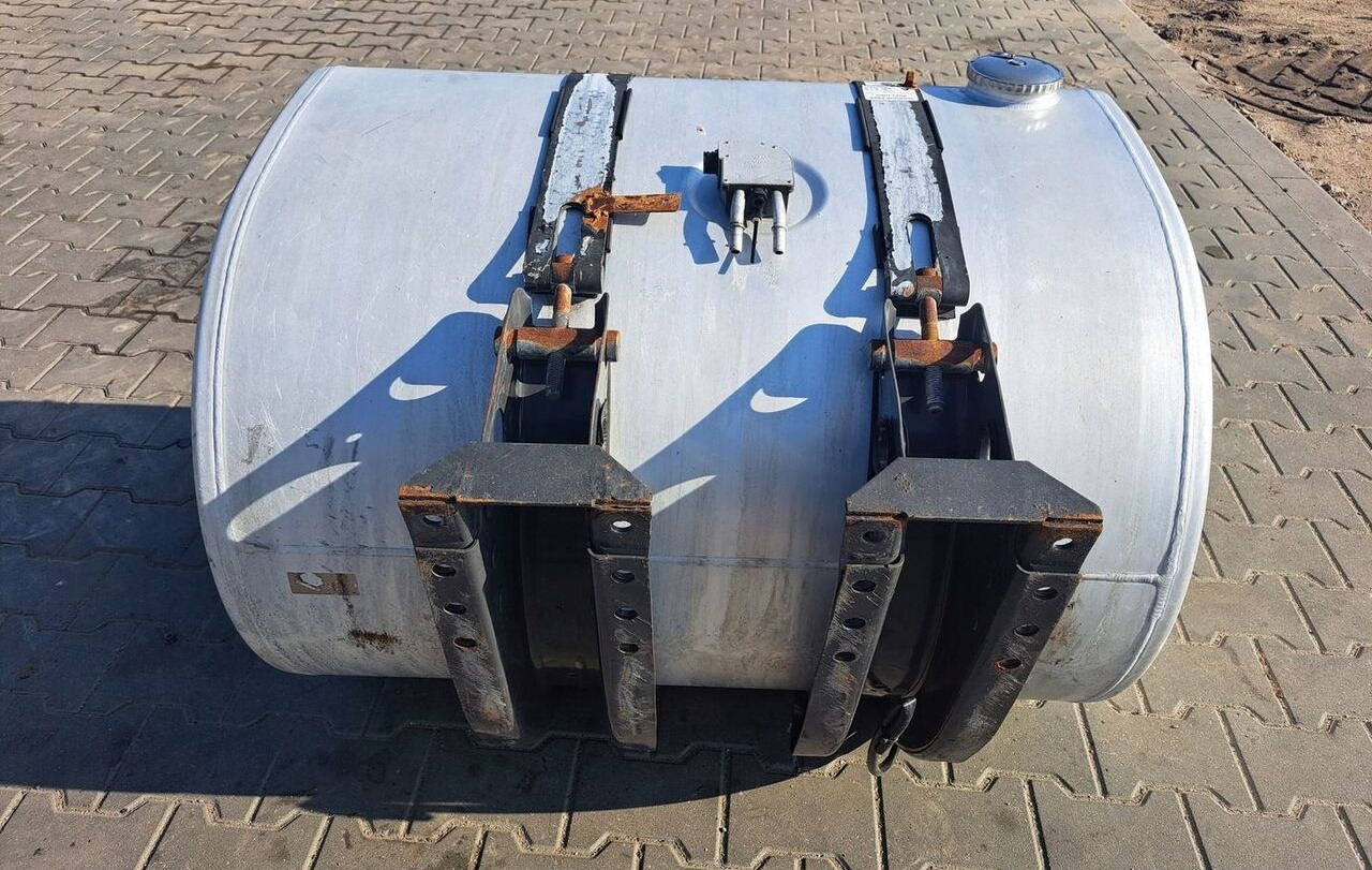 Renault ZBIORNIK PALIWA VOLVO FH 4 RENAULT GAMA 100/70/70 21516447 - Yakıt tankı - Kamyon: fotoğraf 4 Renault ZBIORNIK PALIWA VOLVO FH 4 RENAULT GAMA 100/70/70 21516447 - Yakıt tankı - Kamyon: fotoğraf 4