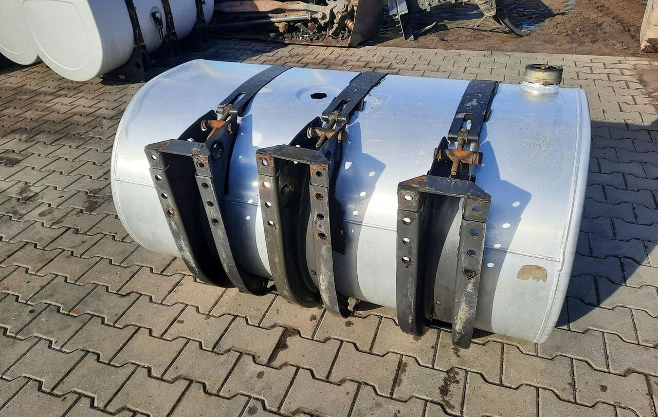 Renault ZBIORNIK PALIWA VOLVO FH4 FM4 FMX 140/70/70 21655313 - Yakıt tankı - Kamyon: fotoğraf 2 Renault ZBIORNIK PALIWA VOLVO FH4 FM4 FMX 140/70/70 21655313 - Yakıt tankı - Kamyon: fotoğraf 2