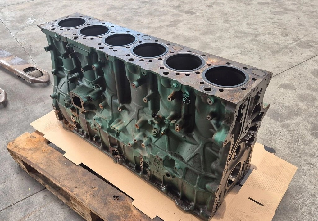 VOLVO BLOK SILNIKA VOLVO FH 4 FH 5 D13K K5 - Silindirler bloku - Kamyon: fotoğraf 3 VOLVO BLOK SILNIKA VOLVO FH 4 FH 5 D13K K5 - Silindirler bloku - Kamyon: fotoğraf 3