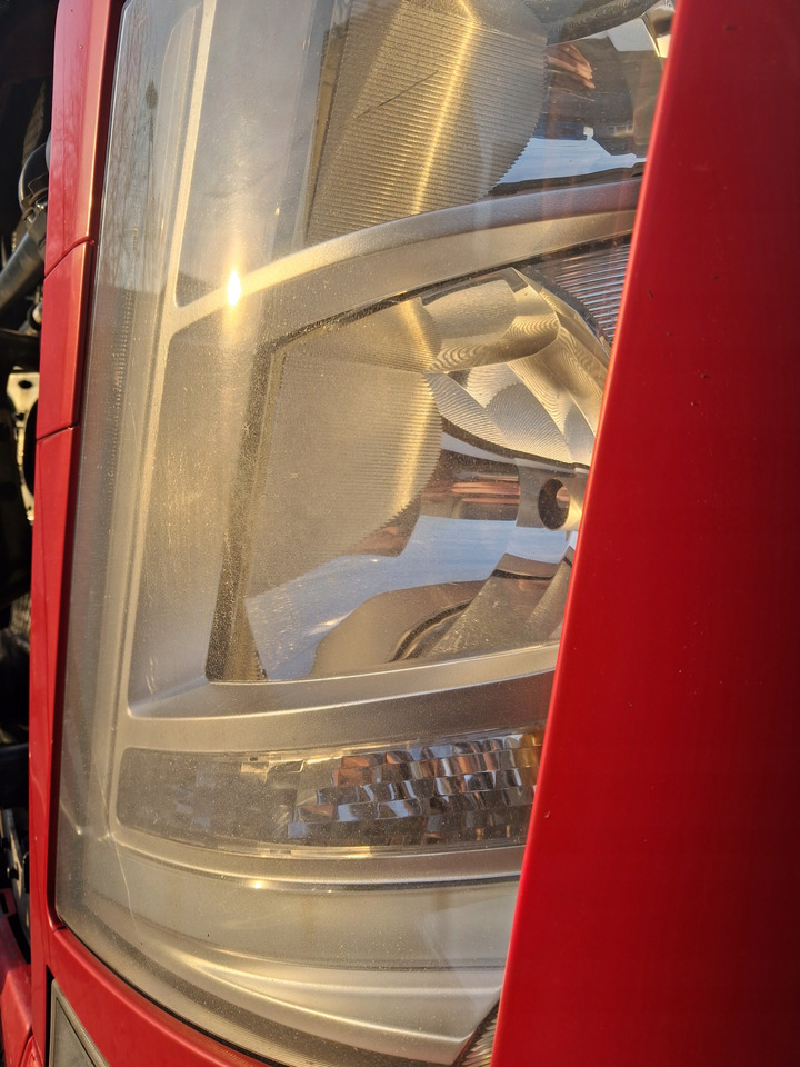 VOLVO REFLEKTOR LAMPA OKULAR LEWY KOMPLETNY VOLVO FM 4 - Ön far - Kamyon: fotoğraf 4 VOLVO REFLEKTOR LAMPA OKULAR LEWY KOMPLETNY VOLVO FM 4 - Ön far - Kamyon: fotoğraf 4