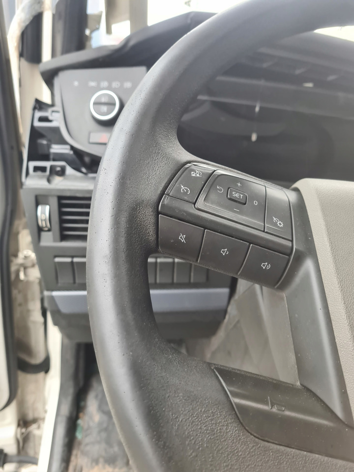VOLVO WIELOFUNKCYJNA KOMPLETNA - Direksiyon simidi - Kamyon: fotoğraf 3 VOLVO WIELOFUNKCYJNA KOMPLETNA - Direksiyon simidi - Kamyon: fotoğraf 3