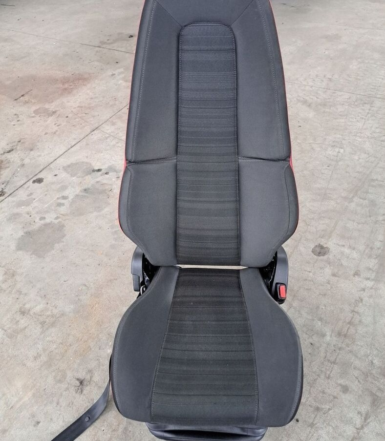 Volvo FOTEL PASAŻERA PRAWY VOLVO FH 4 FM 4 - Koltuk - Kamyon: fotoğraf 1 Volvo FOTEL PASAŻERA PRAWY VOLVO FH 4 FM 4 - Koltuk - Kamyon: fotoğraf 1