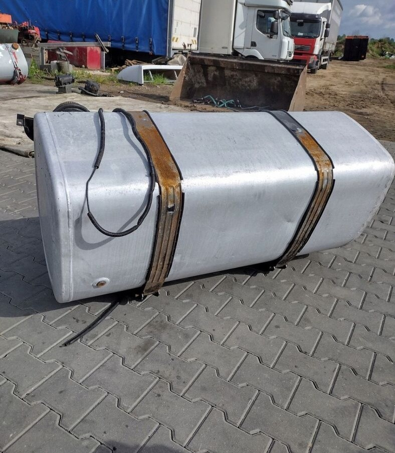 Volvo ZBIORNIK PALIWA RENAULT DXI VOLVO FH FM LOW DECK 1 - Yakıt tankı - Kamyon: fotoğraf 1 Volvo ZBIORNIK PALIWA RENAULT DXI VOLVO FH FM LOW DECK 1 - Yakıt tankı - Kamyon: fotoğraf 1