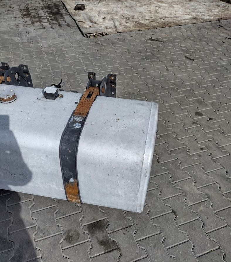 Volvo ZBIORNIK PALIWA RENAULT DXI VOLVO FH FM LOW DECK 1 - Yakıt tankı - Kamyon: fotoğraf 3 Volvo ZBIORNIK PALIWA RENAULT DXI VOLVO FH FM LOW DECK 1 - Yakıt tankı - Kamyon: fotoğraf 3