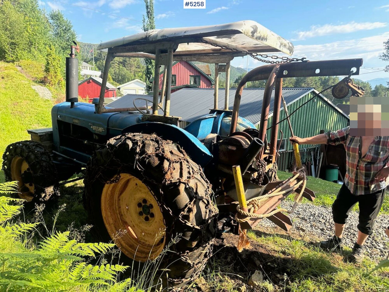 1963 Fordson Major 4x4 with splitter gearbox, Ako winch, and tire chains. SEE VIDEO. finansal kiralama 1963 Fordson Major 4x4 with splitter gearbox, Ako winch, and tire chains. SEE VIDEO.: fotoğraf 7