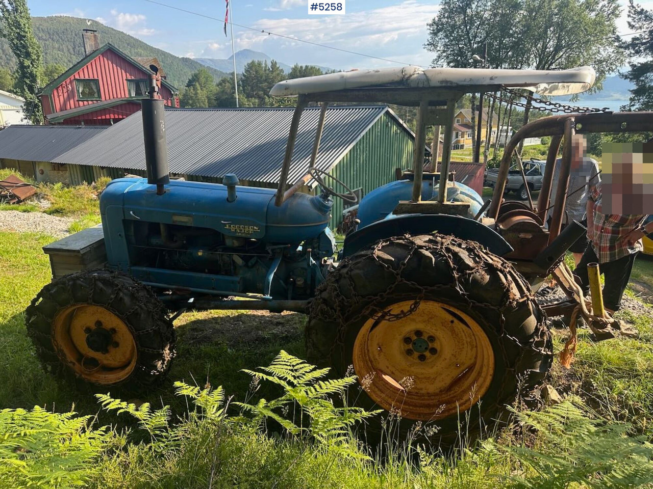 1963 Fordson Major 4x4 with splitter gearbox, Ako winch, and tire chains. SEE VIDEO. finansal kiralama 1963 Fordson Major 4x4 with splitter gearbox, Ako winch, and tire chains. SEE VIDEO.: fotoğraf 6