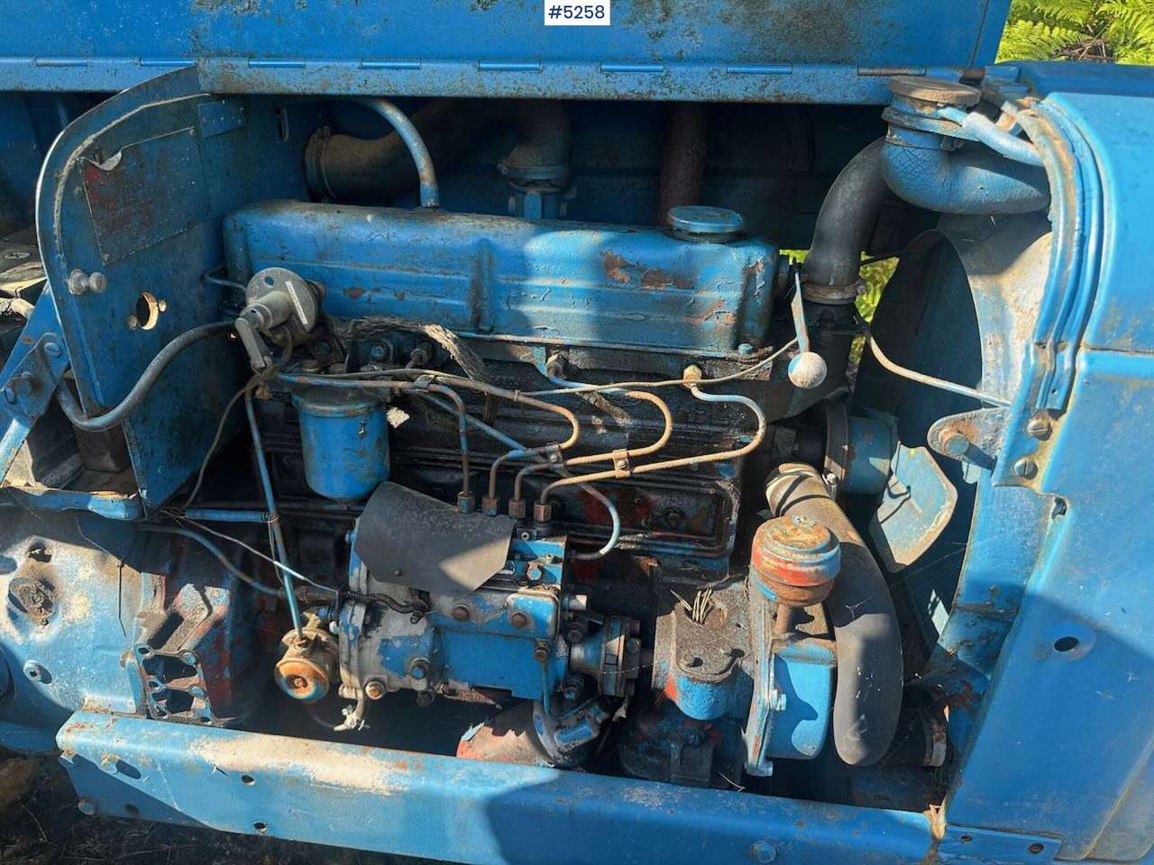 1963 Fordson Major 4x4 with splitter gearbox, Ako winch, and tire chains. SEE VIDEO. finansal kiralama 1963 Fordson Major 4x4 with splitter gearbox, Ako winch, and tire chains. SEE VIDEO.: fotoğraf 34