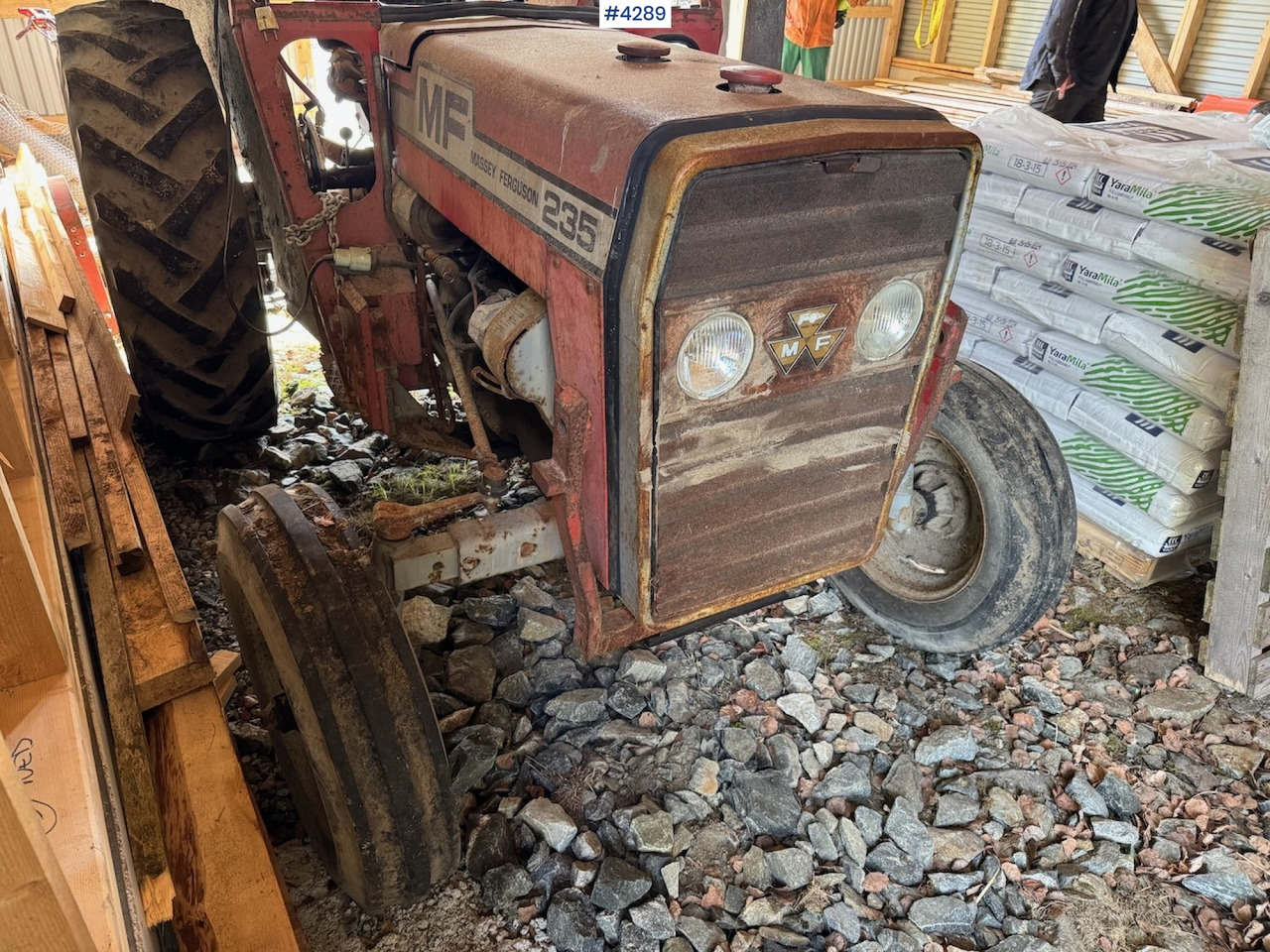 1980 Massey Ferguson 235 w/loader - Traktör: fotoğraf 4 1980 Massey Ferguson 235 w/loader - Traktör: fotoğraf 4