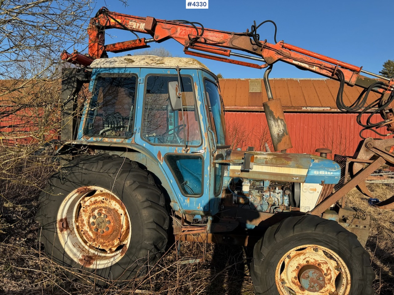 1981 Ford 6610 m/ FMV tømmerkran og tvillinghjul - Traktör: fotoğraf 1 1981 Ford 6610 m/ FMV tømmerkran og tvillinghjul - Traktör: fotoğraf 1