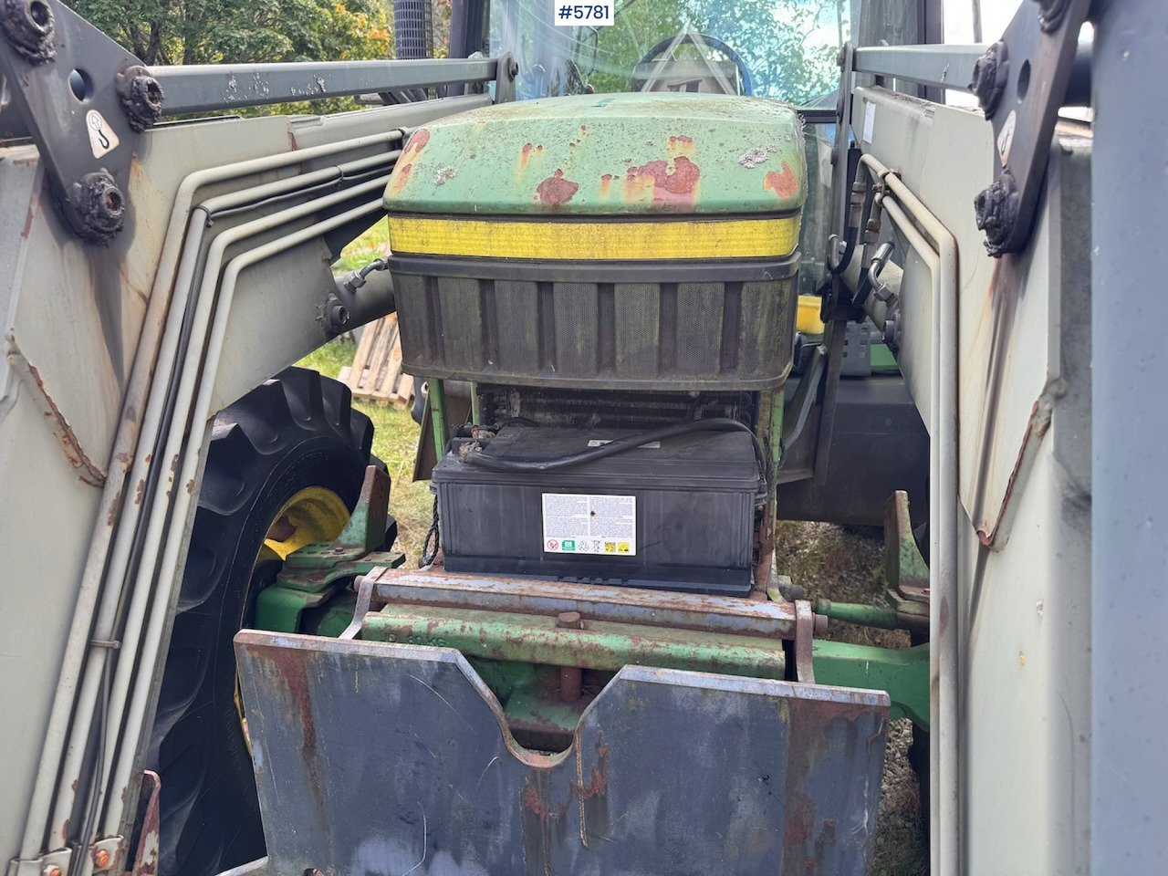1993 John Deere 6300 w/ front loader and plow plate. - Traktör: fotoğraf 4 1993 John Deere 6300 w/ front loader and plow plate. - Traktör: fotoğraf 4