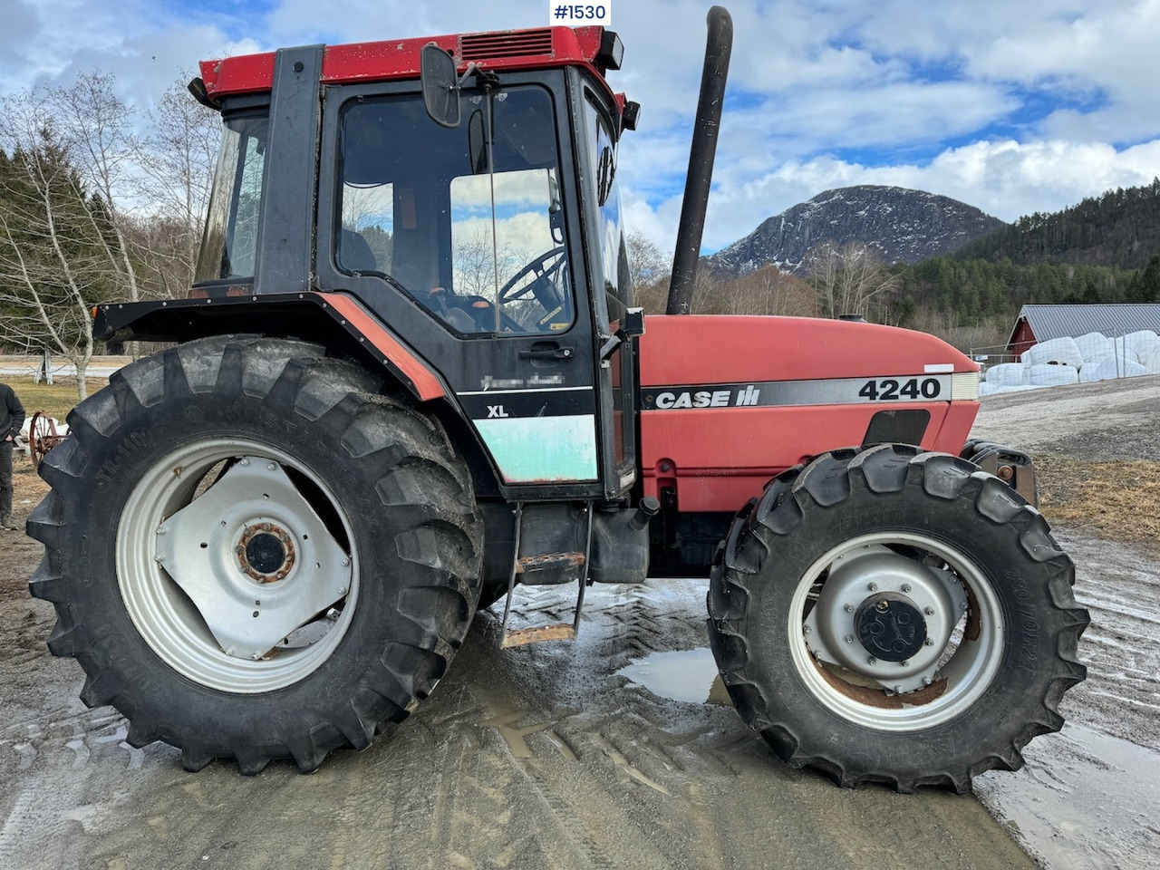 1996 Case CASE IH 4240 XL - Traktör: fotoğraf 2 1996 Case CASE IH 4240 XL - Traktör: fotoğraf 2