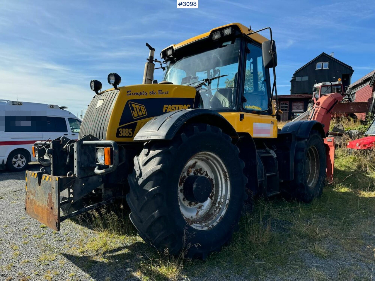 2001 JCB Fastrac 3185 4x4. The plow rigged and two sets of tires. - Traktör: fotoğraf 1 2001 JCB Fastrac 3185 4x4. The plow rigged and two sets of tires. - Traktör: fotoğraf 1