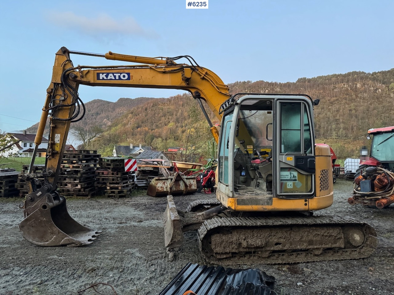 2004 Kato HD 308 US w/ 5 drawers, pincher, rake and spike hammer. - Ekskavatör: fotoğraf 3 2004 Kato HD 308 US w/ 5 drawers, pincher, rake and spike hammer. - Ekskavatör: fotoğraf 3