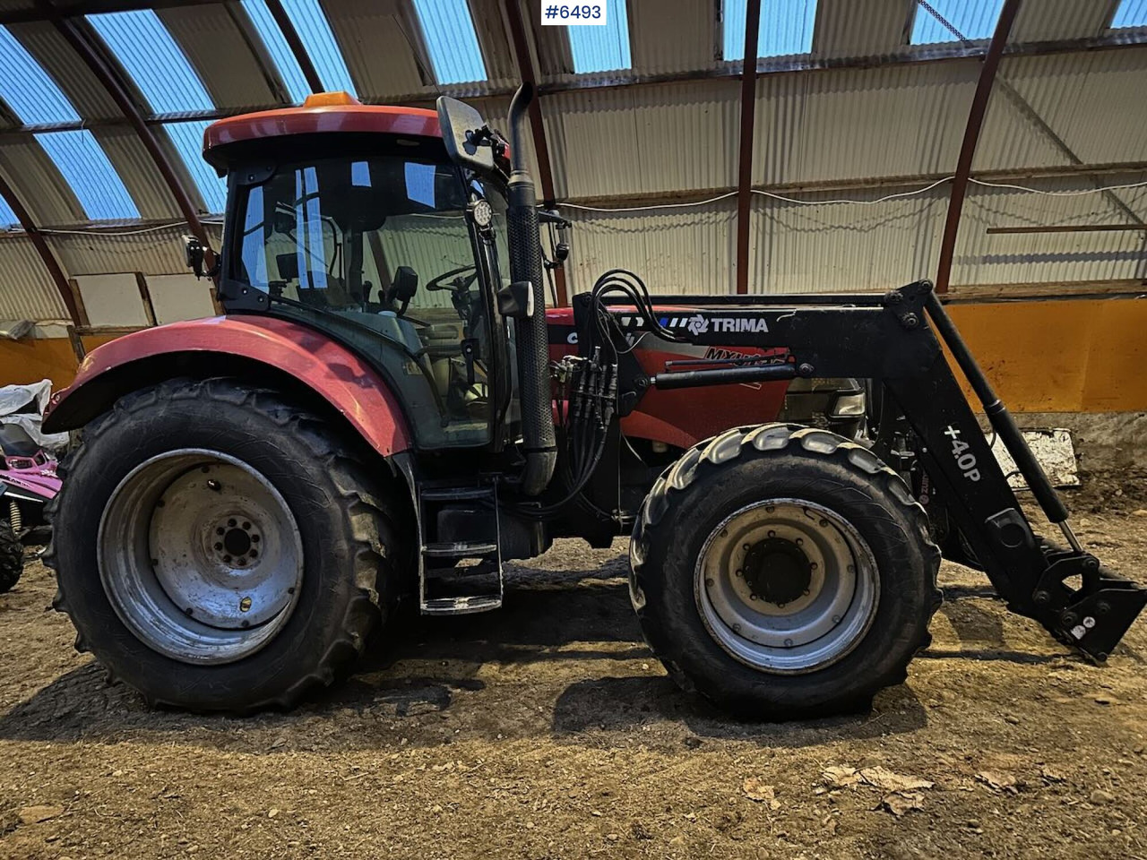 2007 CASE IH MXU 135 Pro 4x4 tractor w/ front loader. - Traktör: fotoğraf 1 2007 CASE IH MXU 135 Pro 4x4 tractor w/ front loader. - Traktör: fotoğraf 1