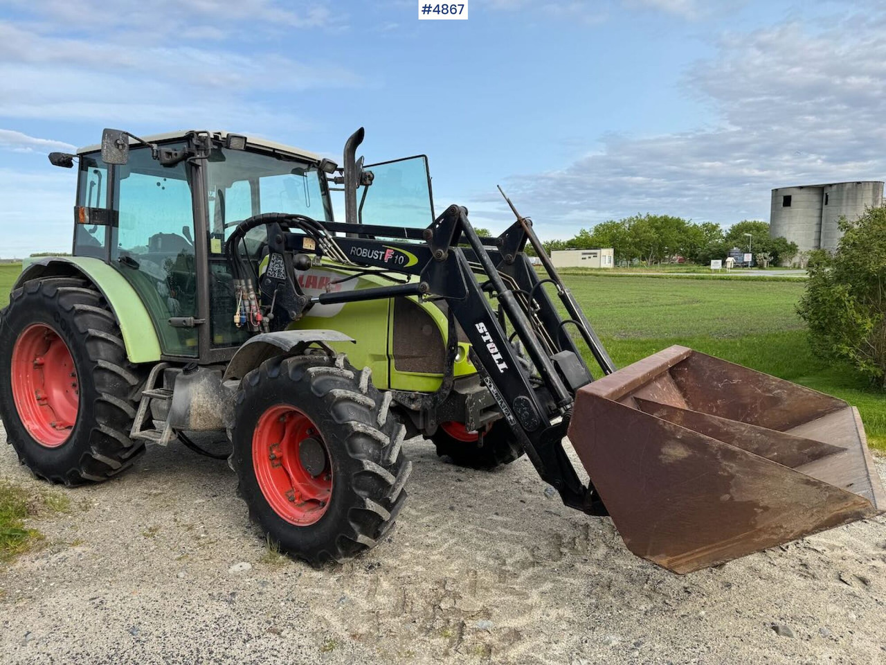 2007 Claas Celtis 446 with front loader, pallet forks, and bucket - Traktör: fotoğraf 1 2007 Claas Celtis 446 with front loader, pallet forks, and bucket - Traktör: fotoğraf 1