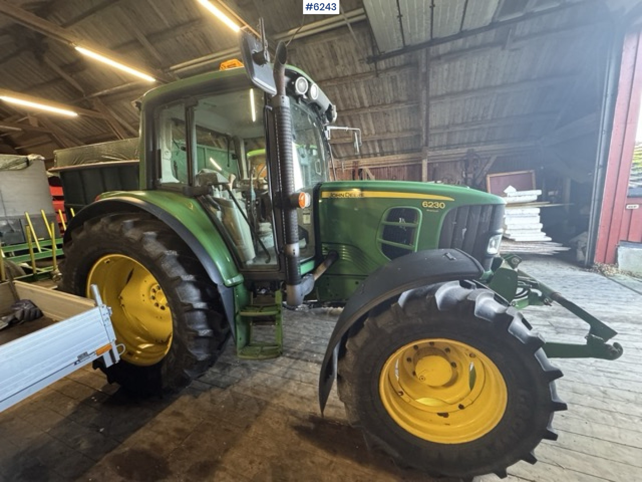 2008 John Deere 6230 Premium (114 hp) – Only 2,402 hours! - Traktör: fotoğraf 1 2008 John Deere 6230 Premium (114 hp) – Only 2,402 hours! - Traktör: fotoğraf 1