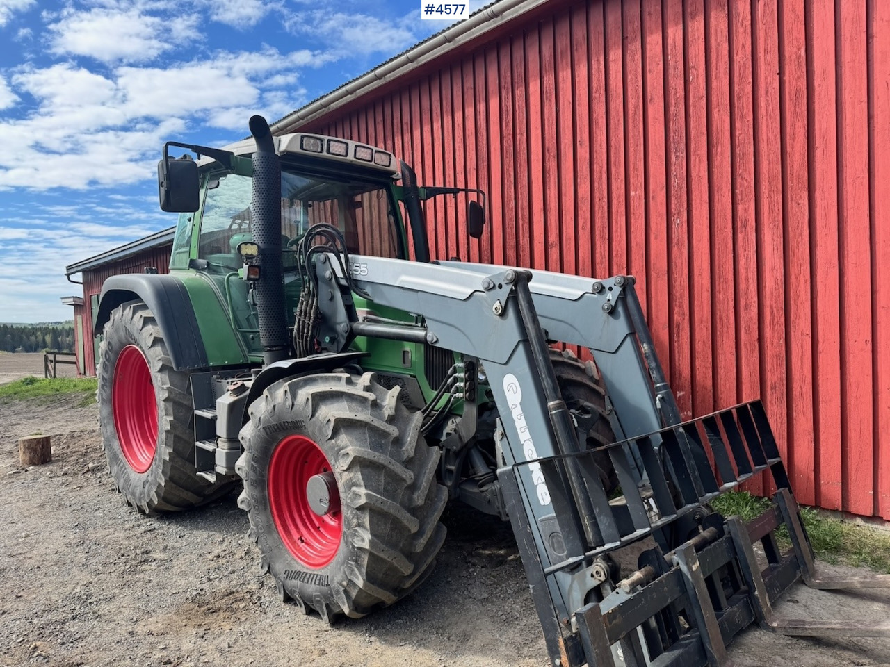 2009 Fendt 415 Vario 4x4 w/ Front hydraulics and Front loader. - Traktör: fotoğraf 1 2009 Fendt 415 Vario 4x4 w/ Front hydraulics and Front loader. - Traktör: fotoğraf 1