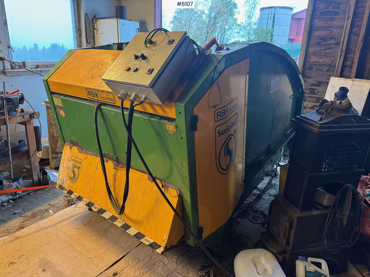 2009 Serigstad RBK Flexifeed round bale cutter - Saman makinesi: fotoğraf 1 2009 Serigstad RBK Flexifeed round bale cutter - Saman makinesi: fotoğraf 1