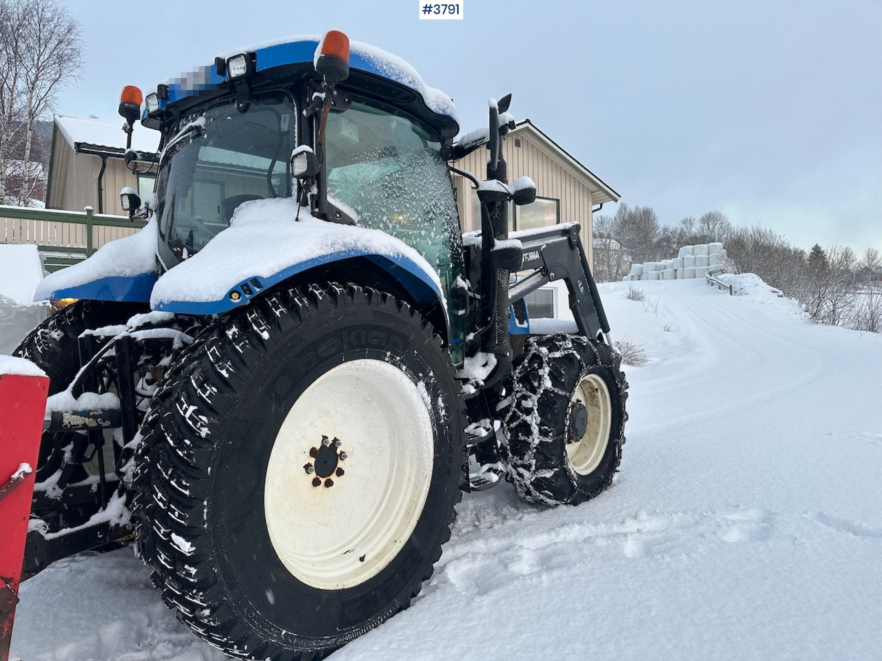 2010 New Holland T6040 4x4 plow rigged tractor w/ Trima +3.0p front loader, brand new chains, snow bucket and Westbjørn snow blower. WATCH VIDEO. - Traktör: fotoğraf 4 2010 New Holland T6040 4x4 plow rigged tractor w/ Trima +3.0p front loader, brand new chains, snow bucket and Westbjørn snow blower. WATCH VIDEO. - Traktör: fotoğraf 4