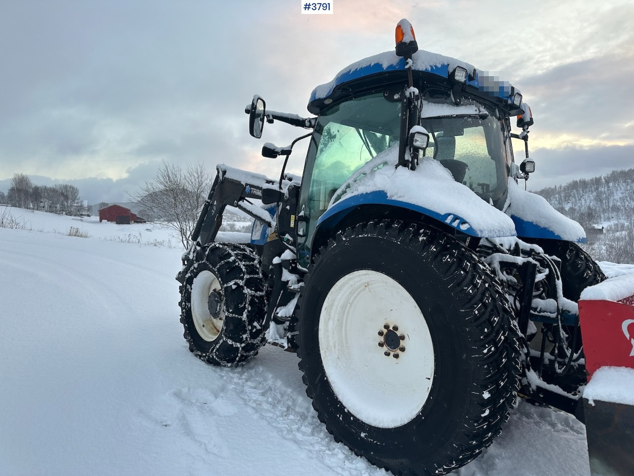 2010 New Holland T6040 4x4 plow rigged tractor w/ Trima +3.0p front loader, brand new chains, snow bucket and Westbjørn snow blower. WATCH VIDEO. - Traktör: fotoğraf 5 2010 New Holland T6040 4x4 plow rigged tractor w/ Trima +3.0p front loader, brand new chains, snow bucket and Westbjørn snow blower. WATCH VIDEO. - Traktör: fotoğraf 5