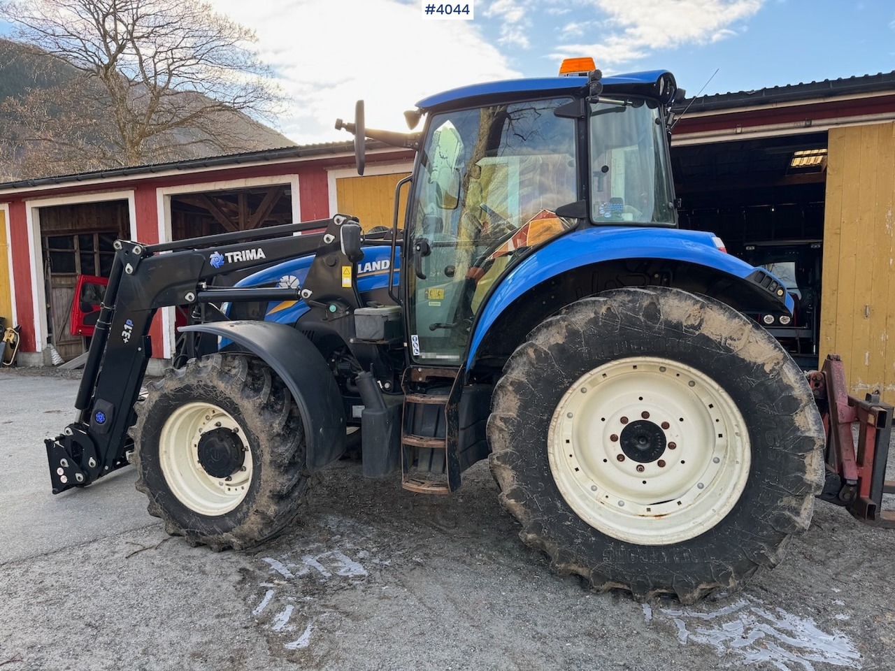 2013 New Holland T5.115 w/ front loader - Traktör: fotoğraf 2 2013 New Holland T5.115 w/ front loader - Traktör: fotoğraf 2