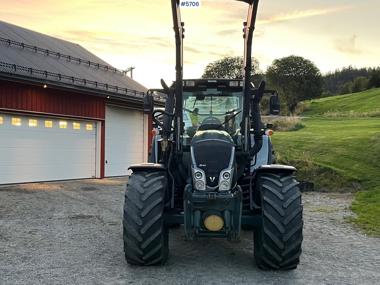 2014 Valtra N143 Direct, well equipped! - Traktör: fotoğraf 2 2014 Valtra N143 Direct, well equipped! - Traktör: fotoğraf 2