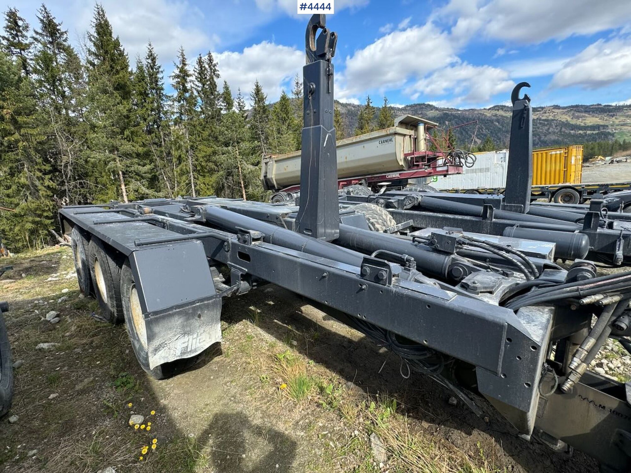 2015 Fliegl hook trailer - Alçak çerçeveli platform römork: fotoğraf 5 2015 Fliegl hook trailer - Alçak çerçeveli platform römork: fotoğraf 5