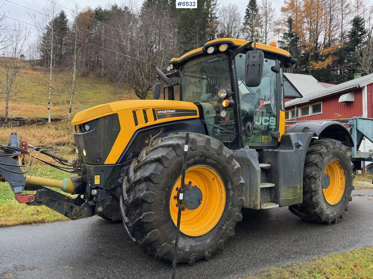 2015 JCB Fastrack 4220 w/ front hydraulics, front PTO and plow plate. Low hours! - Traktör: fotoğraf 1 2015 JCB Fastrack 4220 w/ front hydraulics, front PTO and plow plate. Low hours! - Traktör: fotoğraf 1