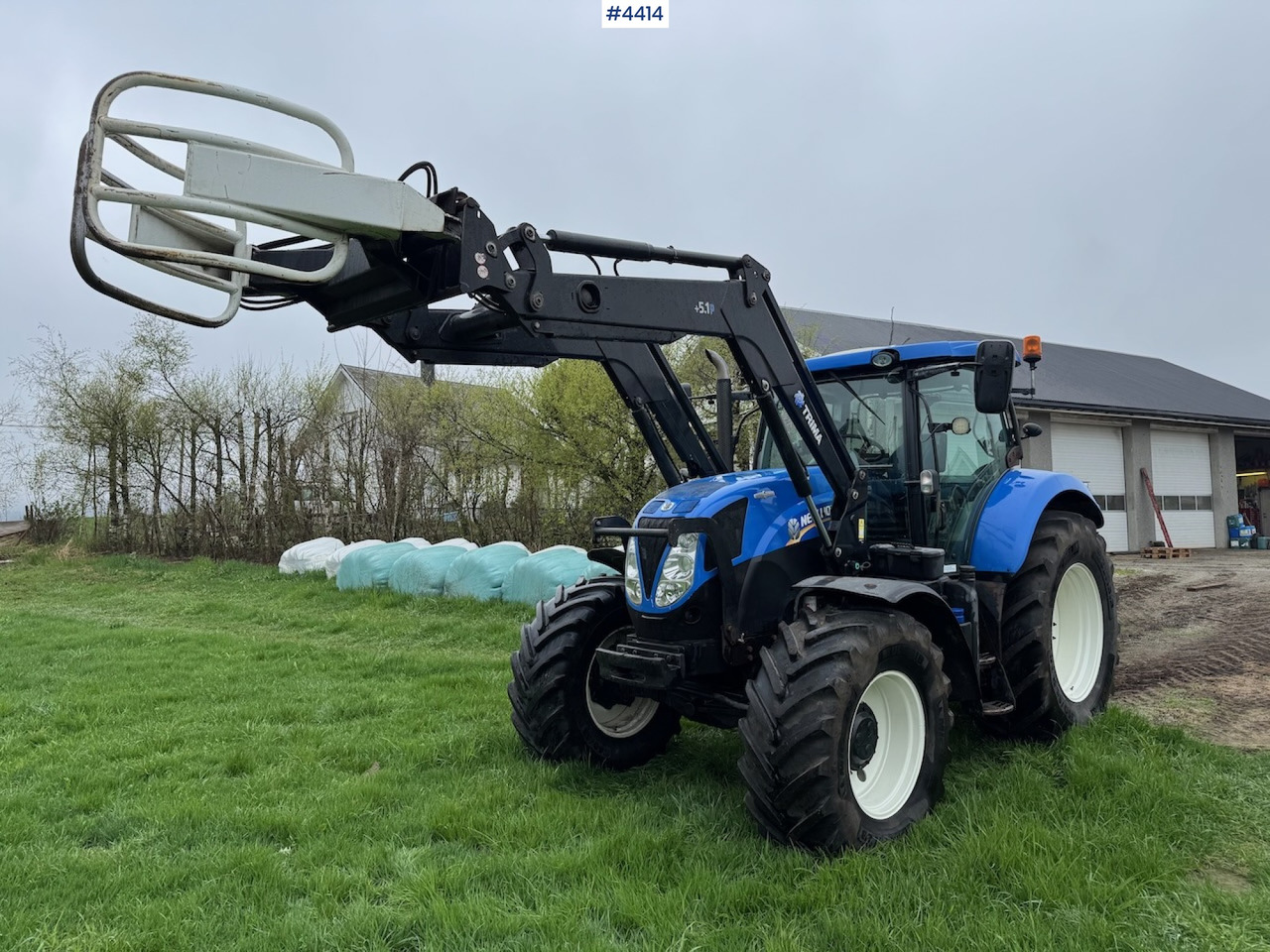 2015 New Holland T7.185 Auto Command w/Front Loader - Traktör: fotoğraf 1 2015 New Holland T7.185 Auto Command w/Front Loader - Traktör: fotoğraf 1