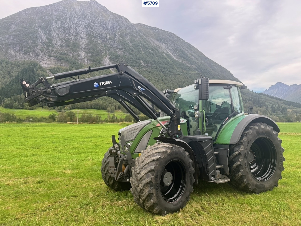 2017 Fendt 724 Vario w/ GPS, Front PTO, Loader and hydraulics. - Traktör: fotoğraf 3 2017 Fendt 724 Vario w/ GPS, Front PTO, Loader and hydraulics. - Traktör: fotoğraf 3