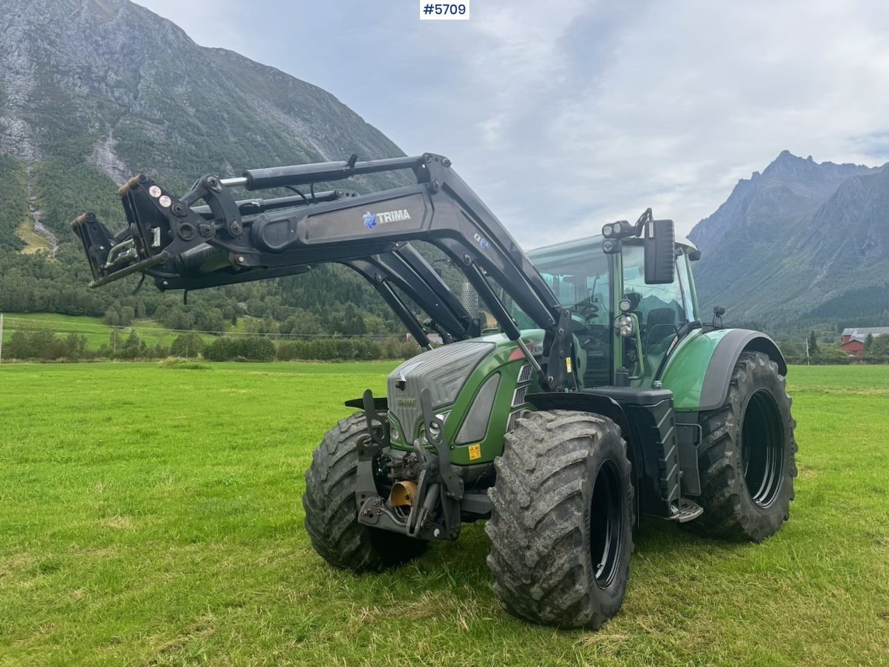 2017 Fendt 724 Vario w/ GPS, Front PTO, Loader and hydraulics. - Traktör: fotoğraf 2 2017 Fendt 724 Vario w/ GPS, Front PTO, Loader and hydraulics. - Traktör: fotoğraf 2