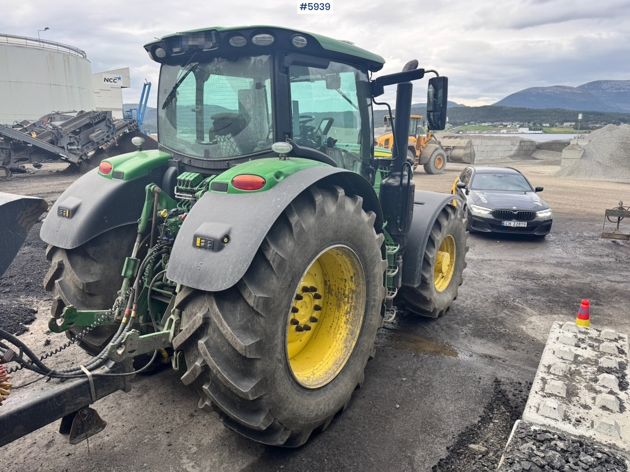 2020 John Deere 6215R w/ Front PTO and hydraulics. 2 sets of tires. - Traktör: fotoğraf 5 2020 John Deere 6215R w/ Front PTO and hydraulics. 2 sets of tires. - Traktör: fotoğraf 5