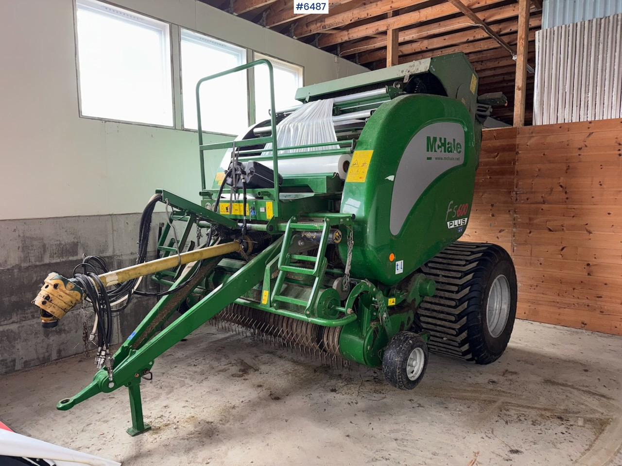 2021 McHale F5600 Plus w/ Camless Pick-Up and 710 Tires. - Saman makinesi: fotoğraf 1 2021 McHale F5600 Plus w/ Camless Pick-Up and 710 Tires. - Saman makinesi: fotoğraf 1