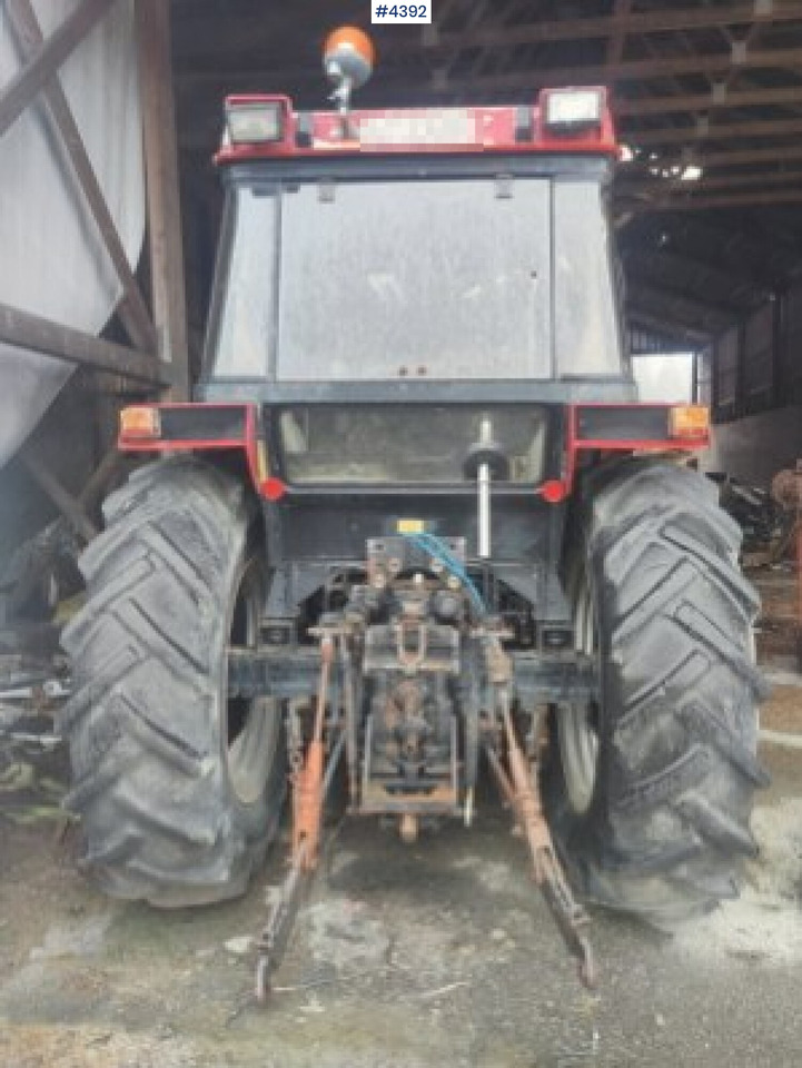 Case International 885XL 4x4 with trima loader - Traktör: fotoğraf 3 Case International 885XL 4x4 with trima loader - Traktör: fotoğraf 3