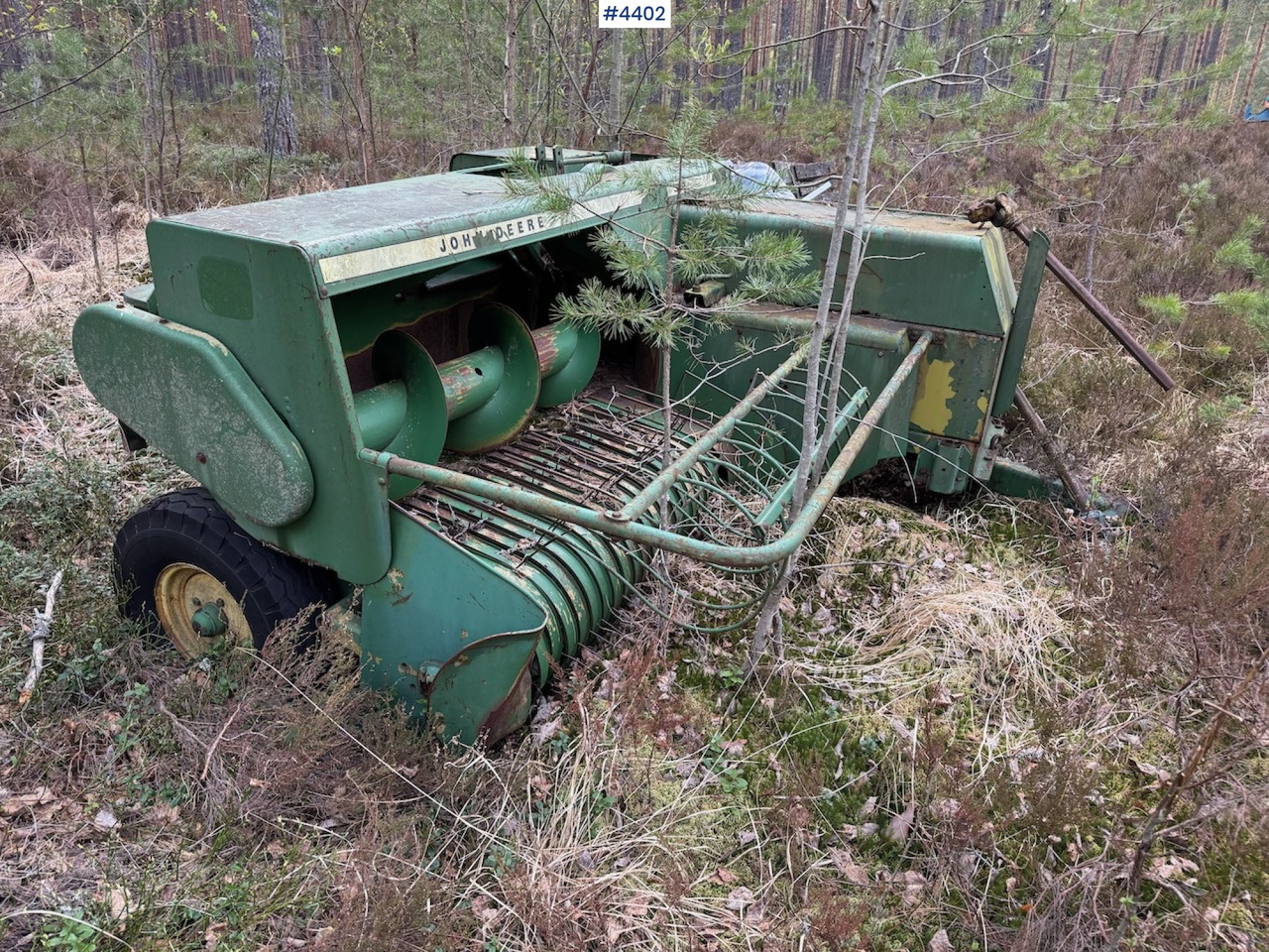 John Deere 332 Square Baler - Saman makinesi: fotoğraf 1 John Deere 332 Square Baler - Saman makinesi: fotoğraf 1