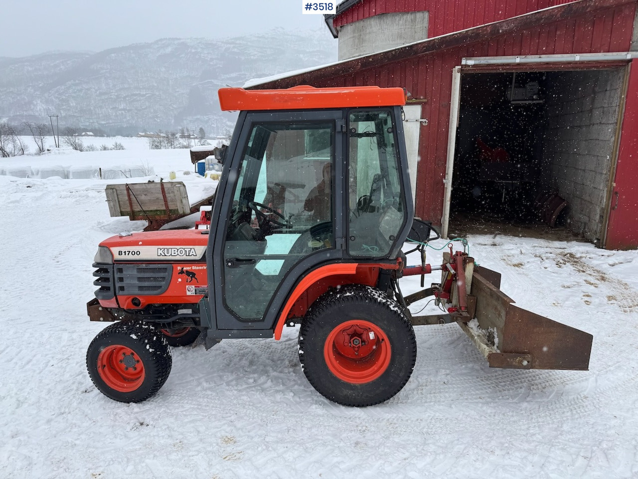Kubota B1700 with low hours and some extra equipment - Traktör: fotoğraf 4 Kubota B1700 with low hours and some extra equipment - Traktör: fotoğraf 4