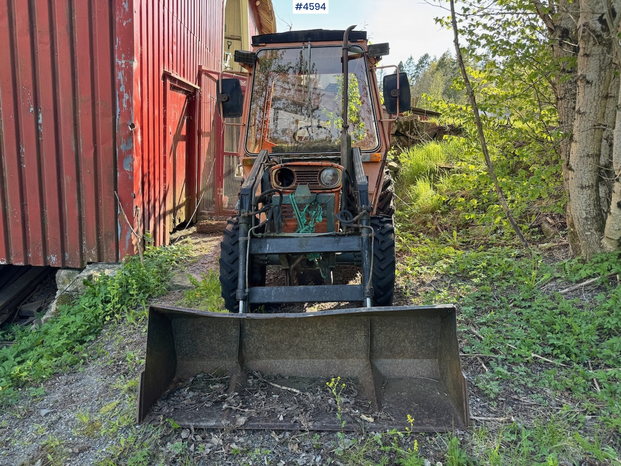 Kubota L245DT Double Traction w/ loader and some equipment. - Traktör: fotoğraf 3 Kubota L245DT Double Traction w/ loader and some equipment. - Traktör: fotoğraf 3