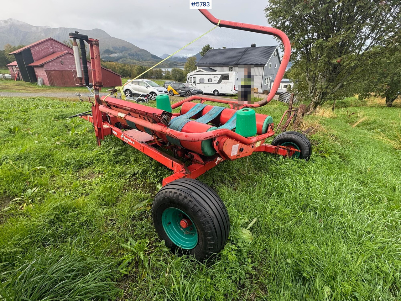 Kverneland un 7335. Partially rep.object - Saman makinesi: fotoğraf 2 Kverneland un 7335. Partially rep.object - Saman makinesi: fotoğraf 2