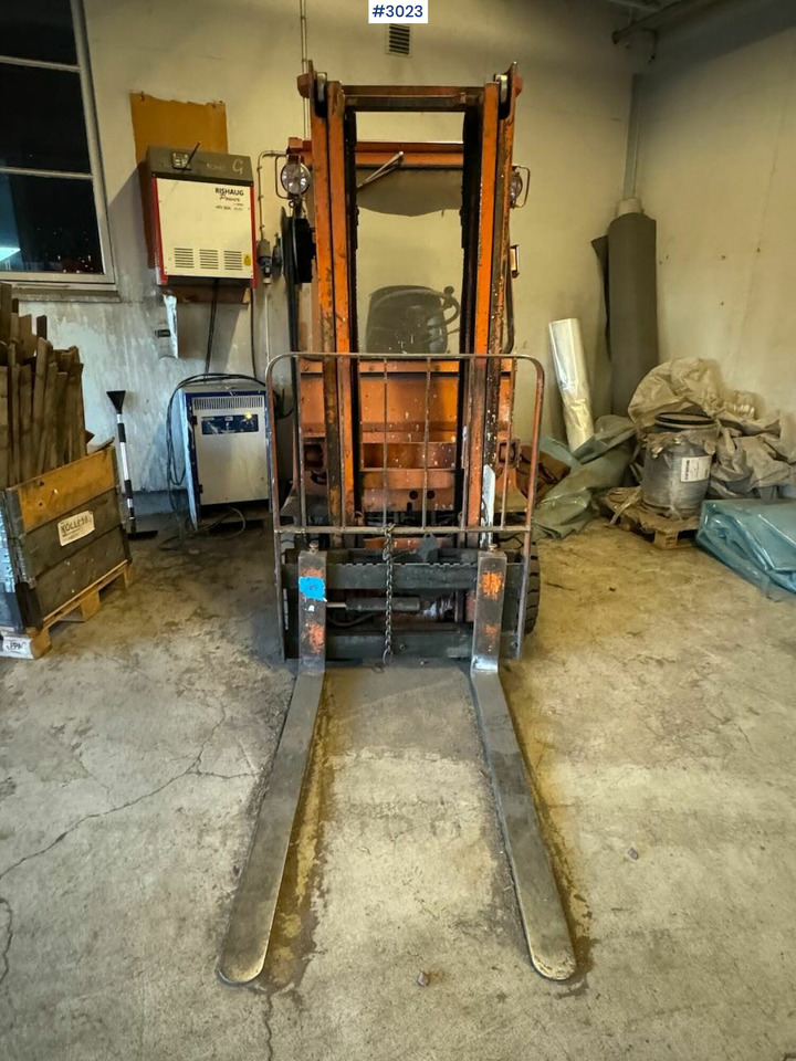 Toyota 4FB15 Forklift - Forklift: fotoğraf 3 Toyota 4FB15 Forklift - Forklift: fotoğraf 3