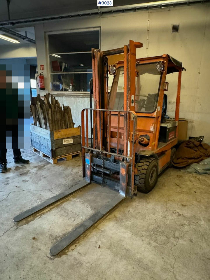 Toyota 4FB15 Forklift - Forklift: fotoğraf 1 Toyota 4FB15 Forklift - Forklift: fotoğraf 1