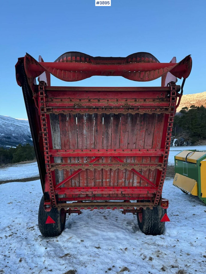 Saman makinesi Underhaug 7000 unloader wagon: fotoğraf 6 Saman makinesi Underhaug 7000 unloader wagon: fotoğraf 6