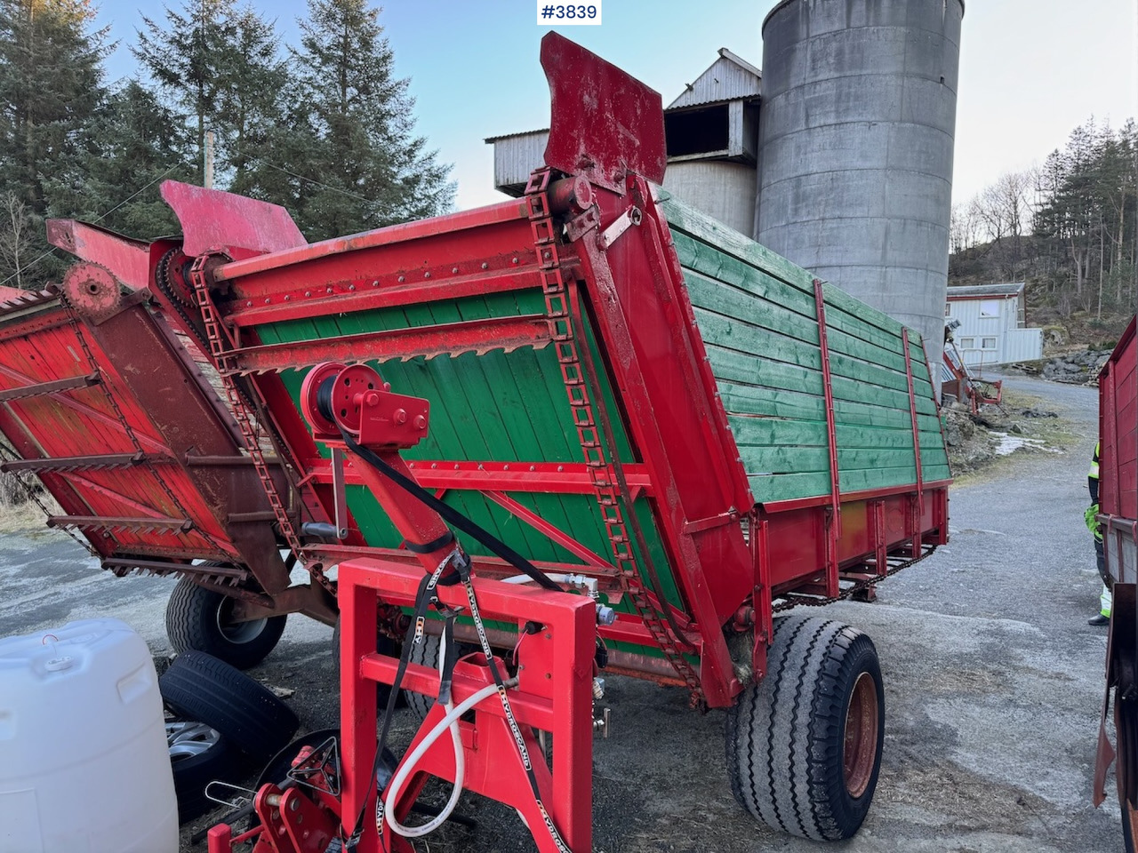 Underhaug Forage wagon long type. - Saman makinesi: fotoğraf 5 Underhaug Forage wagon long type. - Saman makinesi: fotoğraf 5