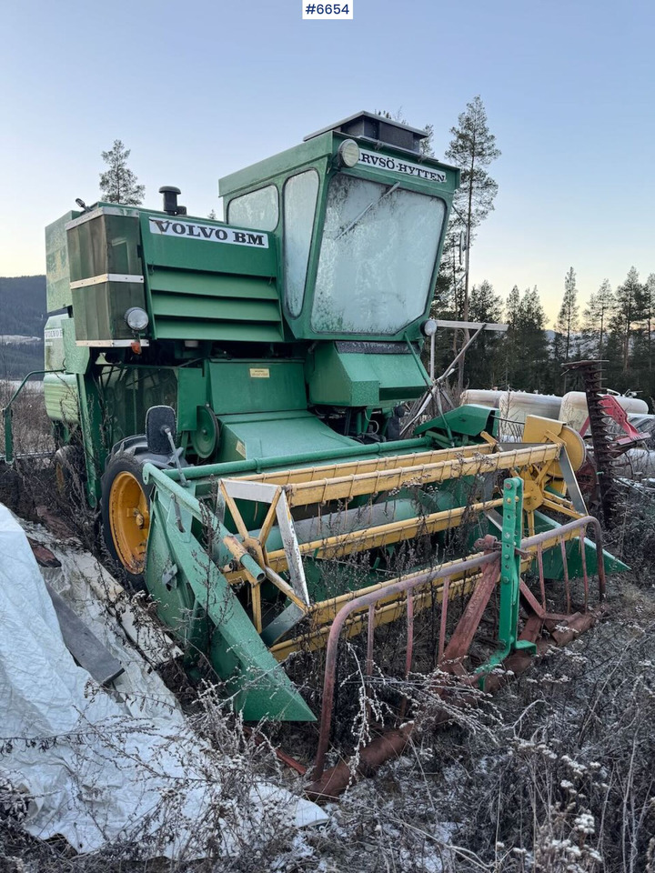 Volvo BM Active 800 Thresher - Biçerdöver: fotoğraf 1 Volvo BM Active 800 Thresher - Biçerdöver: fotoğraf 1