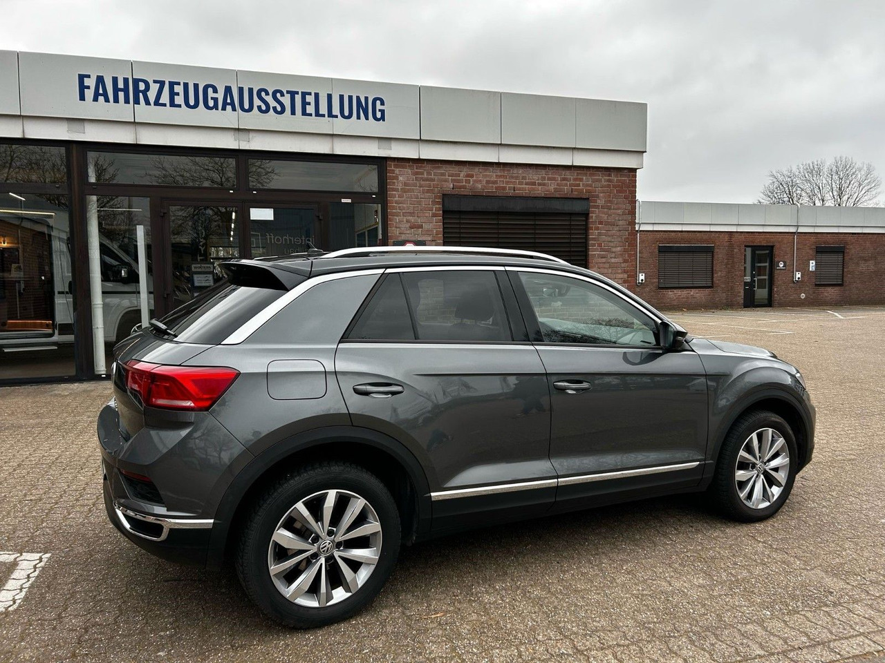 Volkswagen T-Roc Style - SUV: fotoğraf 1 Volkswagen T-Roc Style - SUV: fotoğraf 1